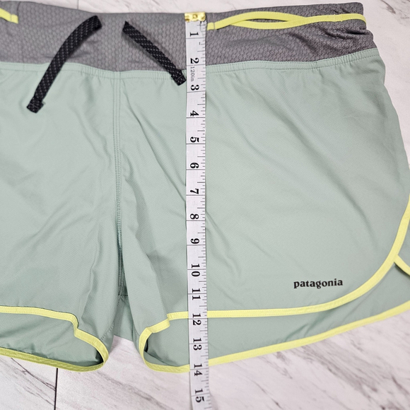 Patagonia Womens XL Strider Pro Shorts 2.5 Green Brief Liner Trail Running 24656 - Picture 7 of 16